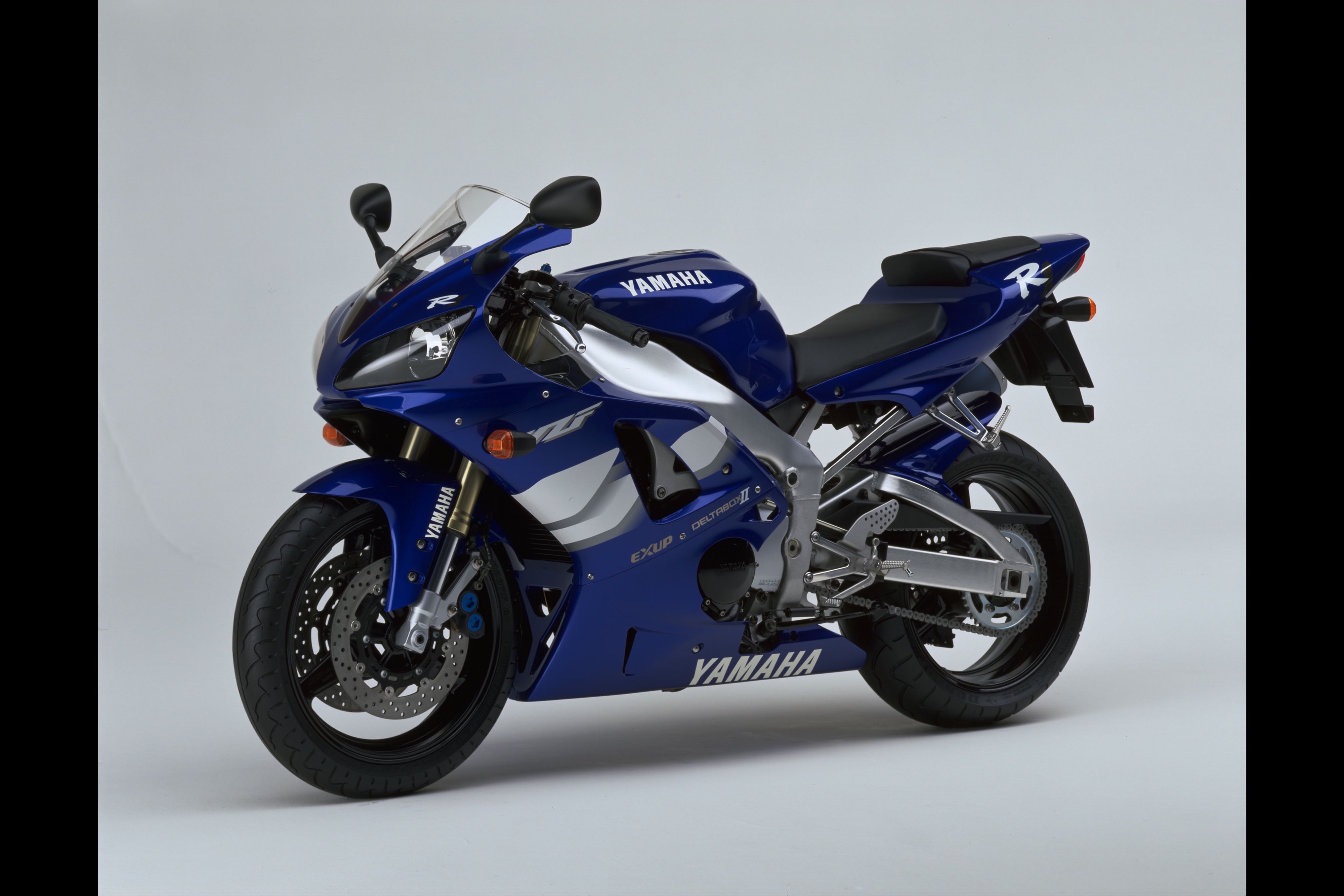 Iconic EU products - 2000 R1 - Yamaha Motor
