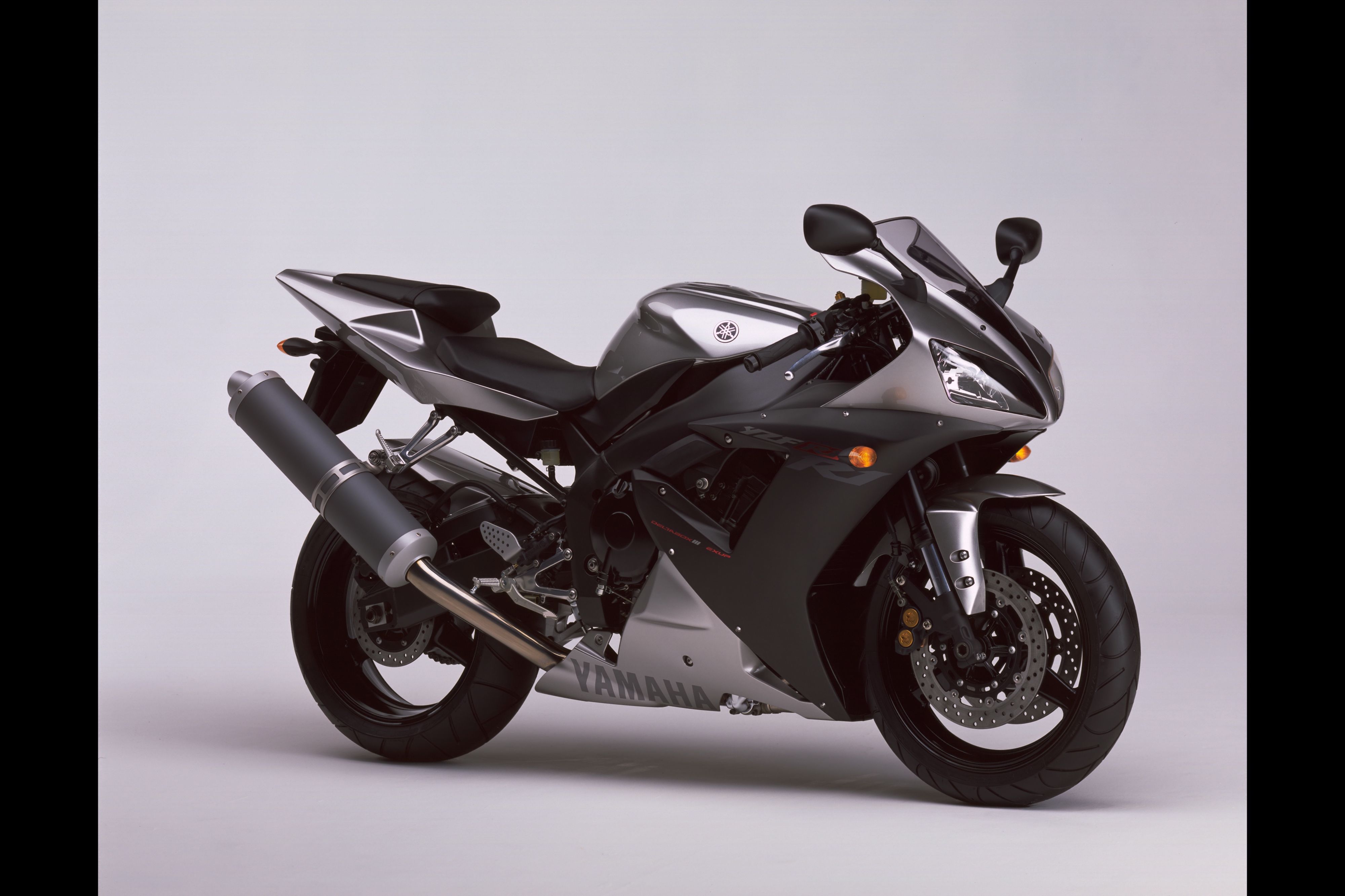 Yamaha 2025 r1 2002