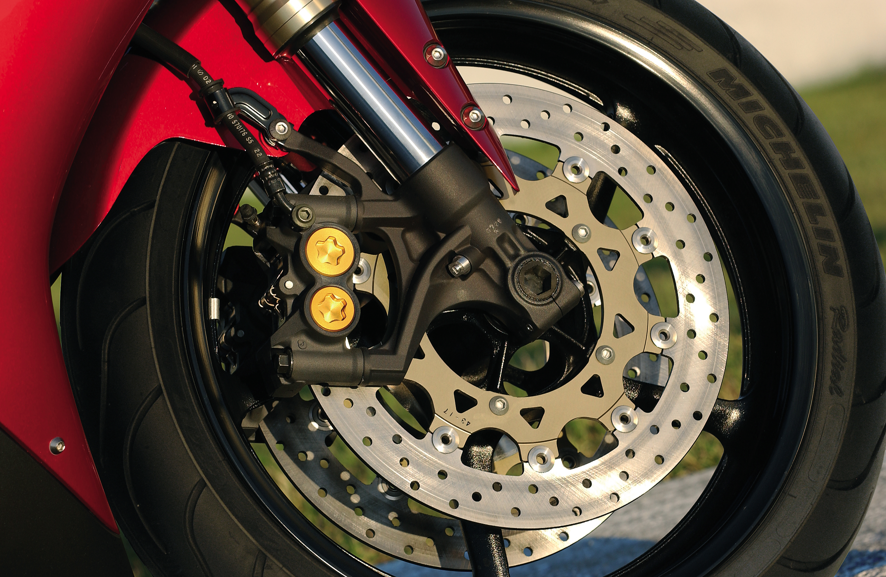 Iconic EU products - 2004 R1 - Yamaha Motor