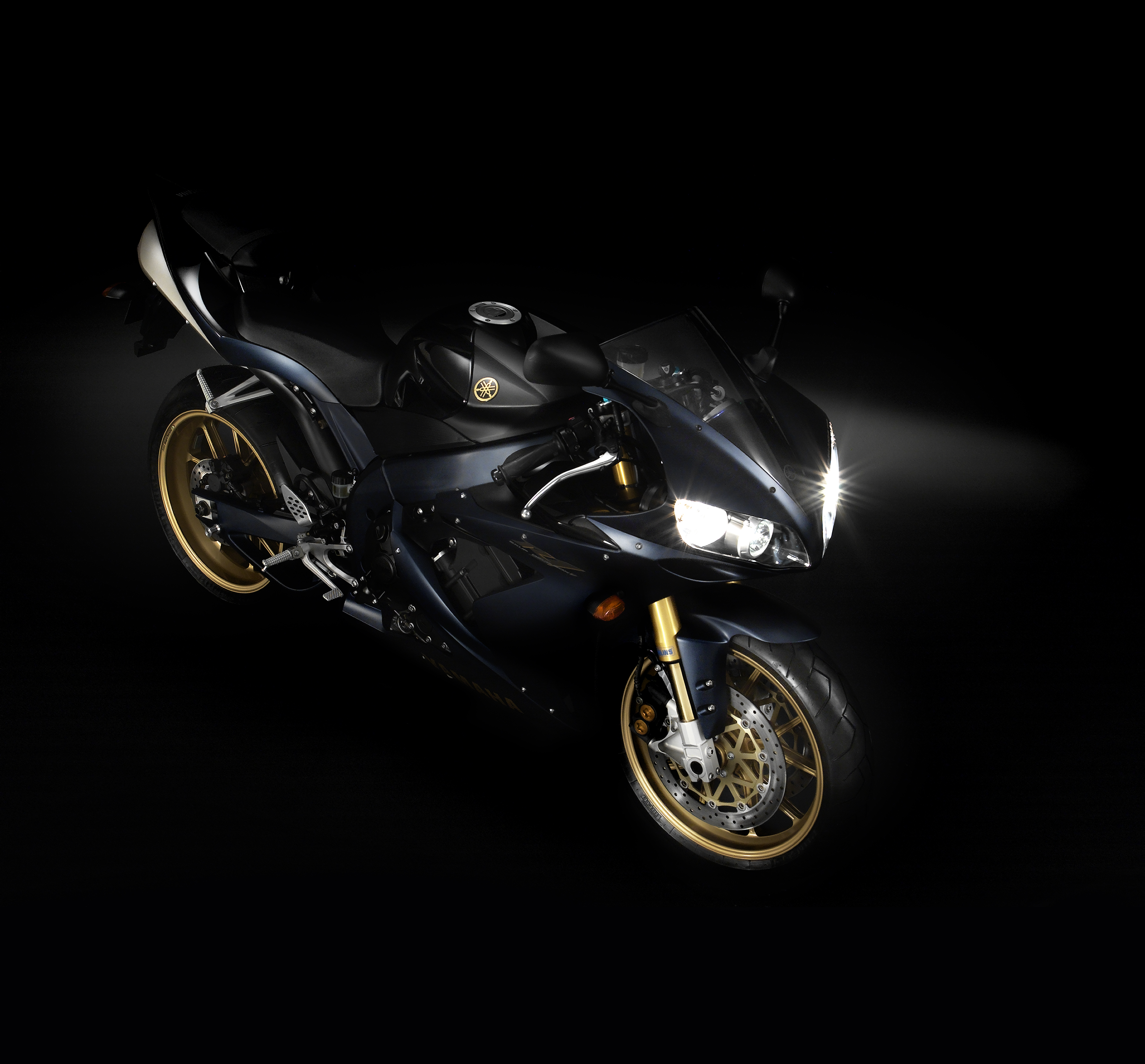 Yamaha R1 Black And Gold