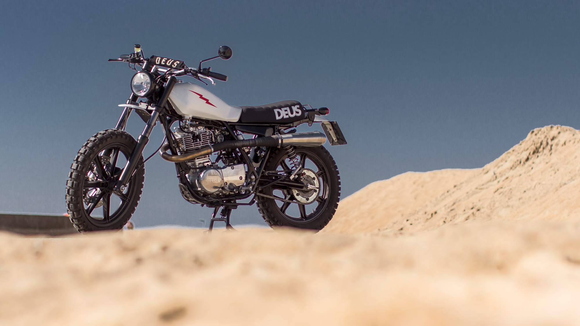 Yard Built SR400 Lightning by Deus Yamaha Motor