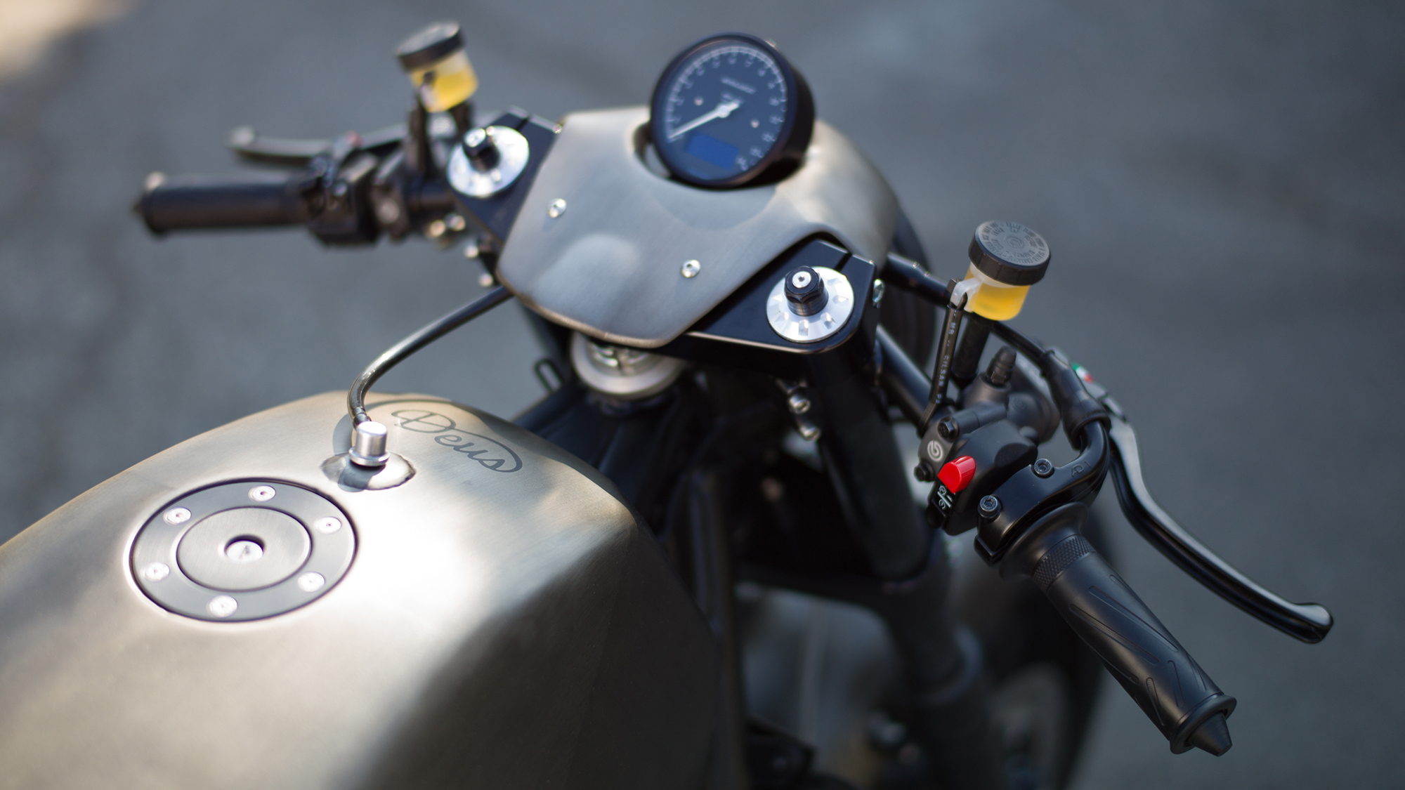 Yard Built XJR1300 'Project X' by Deus - Yamaha Motor