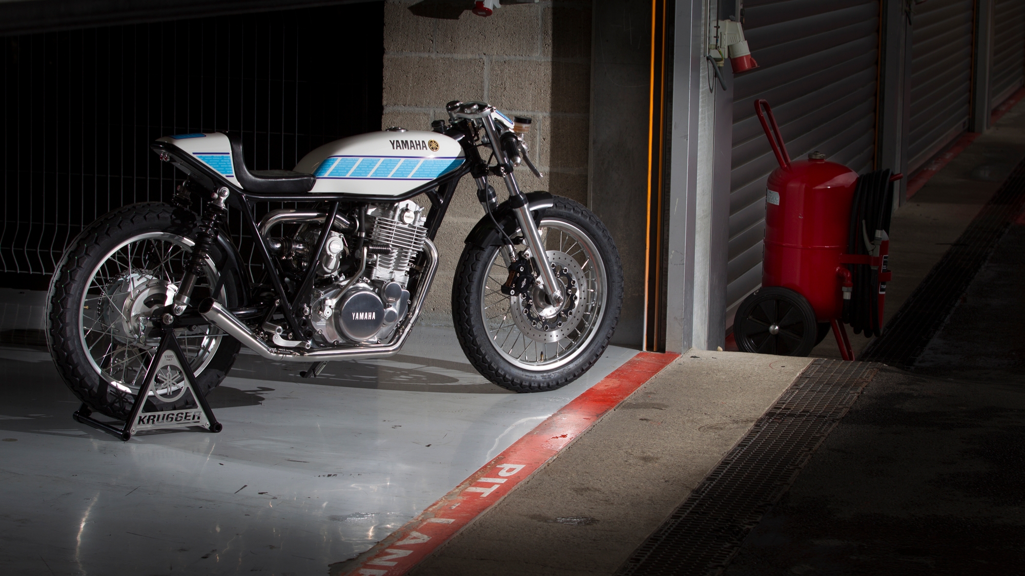 Yamaha sr400 near me outlet