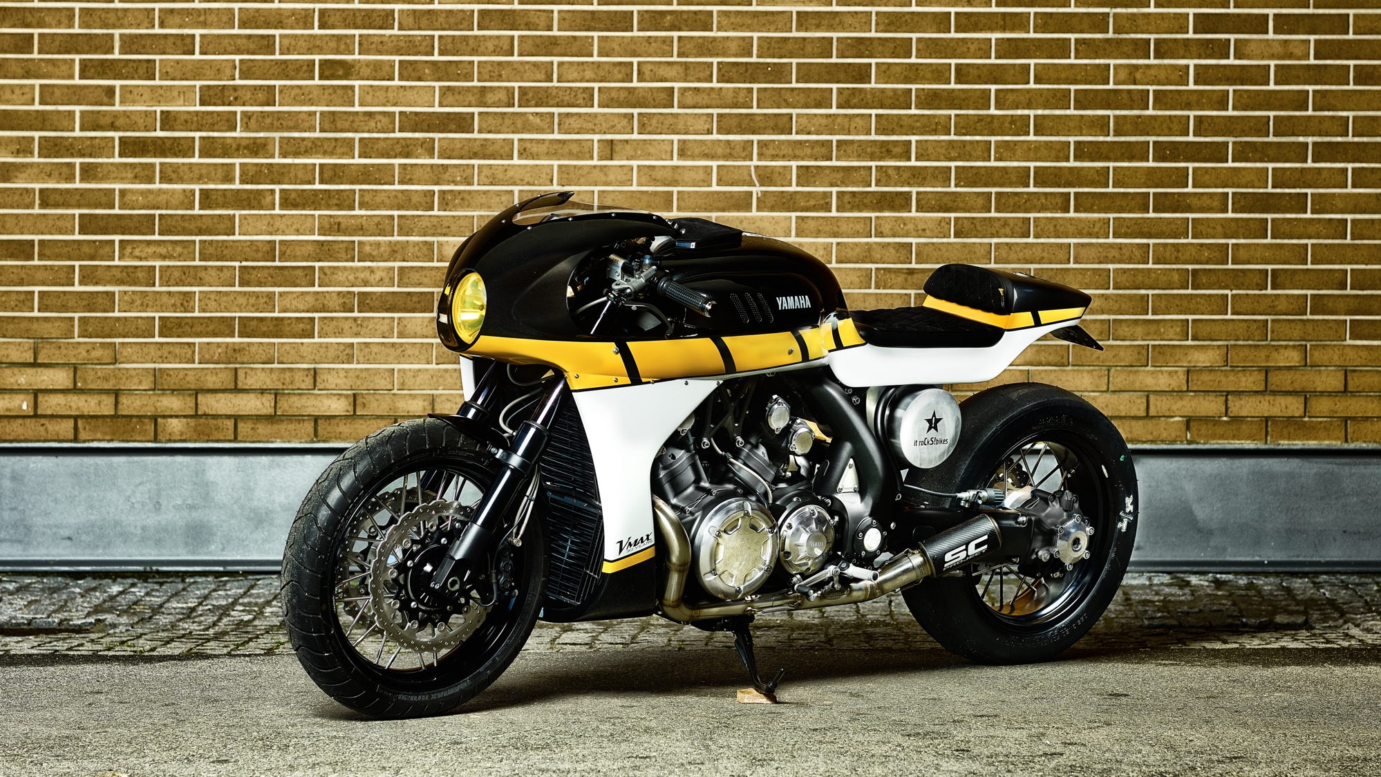Yamaha vmax 1200 custom on sale