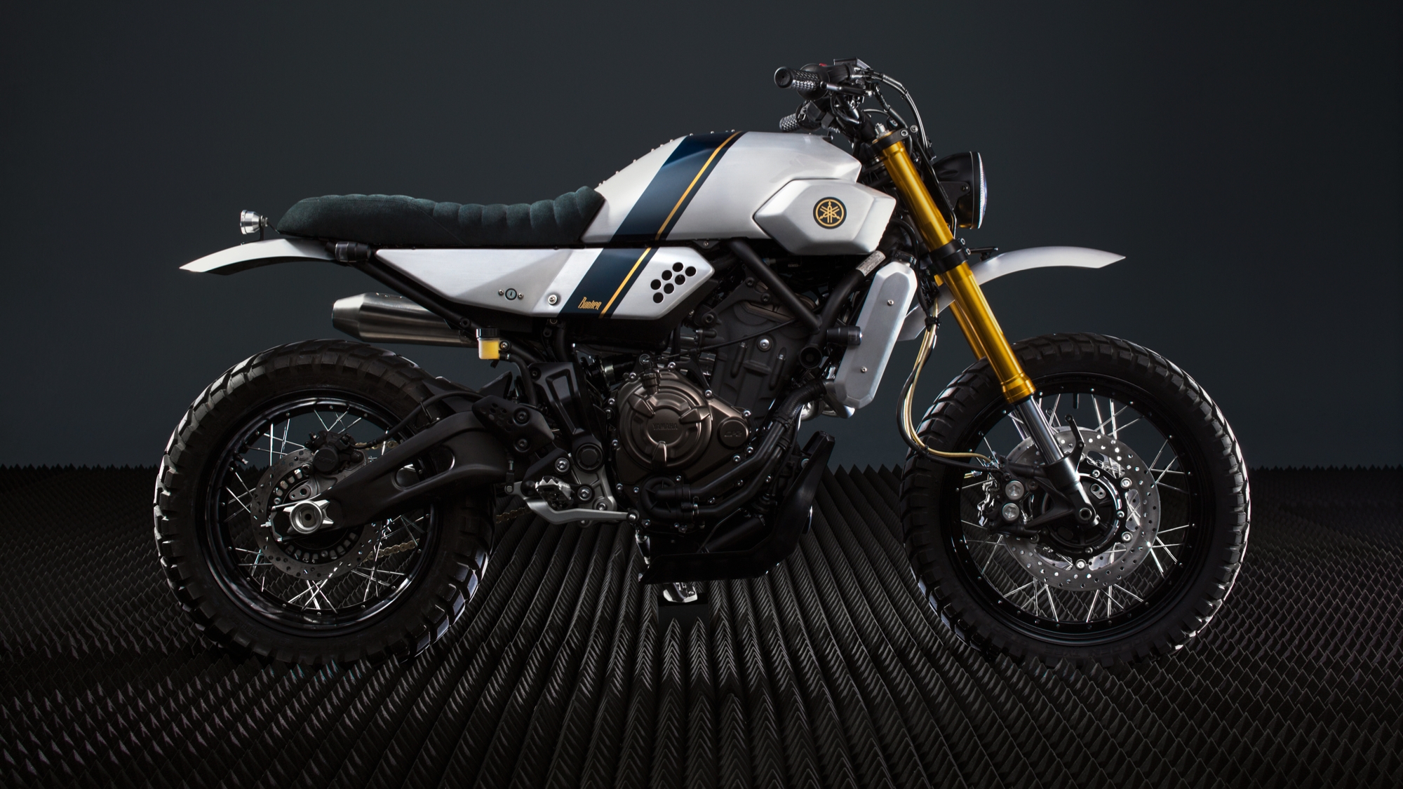 Xsr700 custom deals