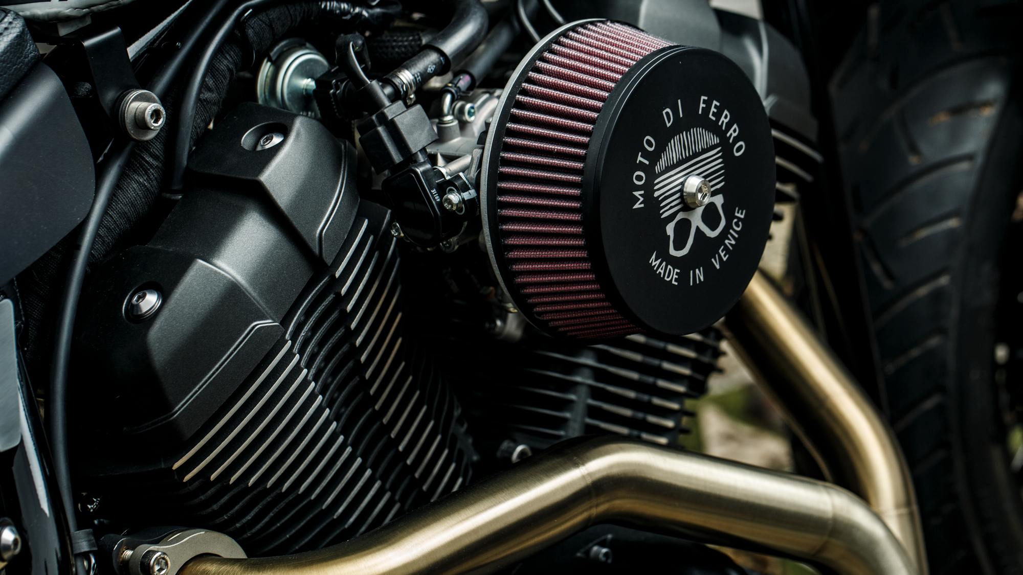 XV950 Speed Iron Moto di Ferro Yard Built Moto Custom 950cc Yamaha Motor