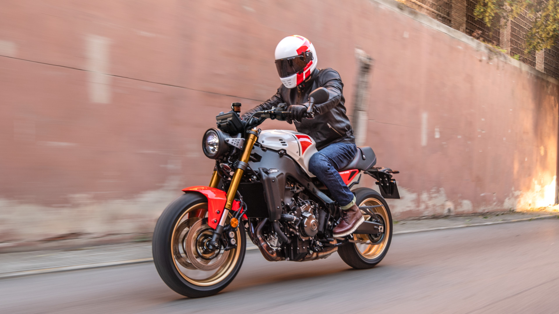 Yamaha XSR900