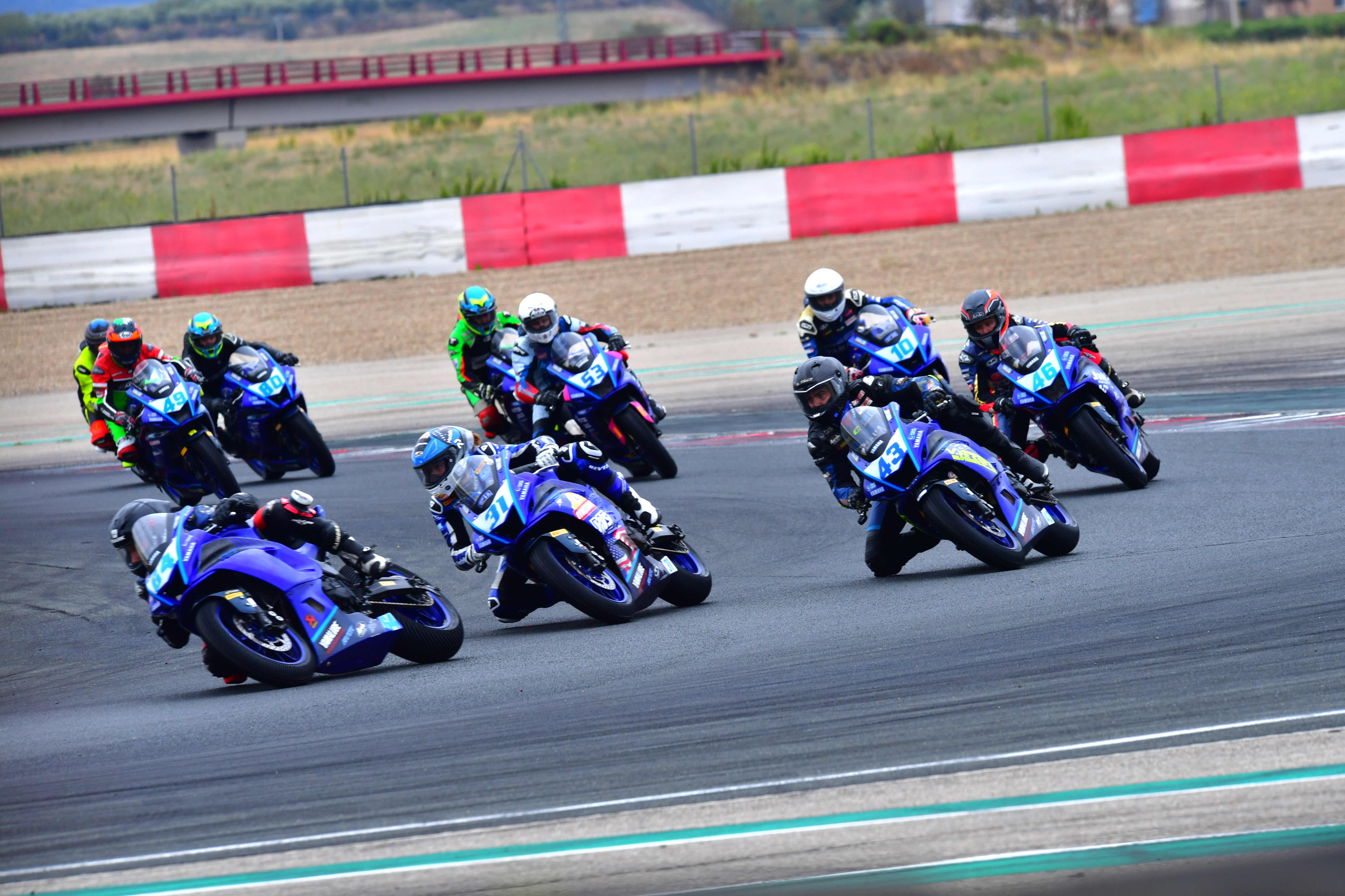 La R7 Cup 2024 calienta motores con dos jornadas de test Yamaha Motor