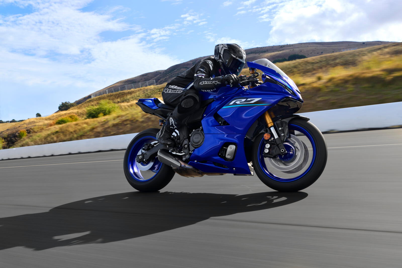 Die neue Yamaha R7 - Supersport-Performance in Perfektion - Yamaha Motor